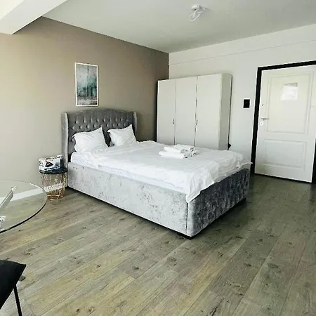 Coresi 1 Apartment